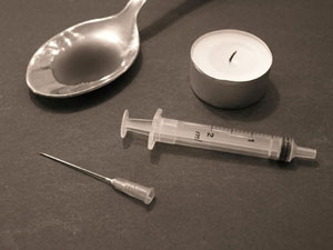 Heroine العقاقير العشرة الأكثرُ خطورةً و التّفاعلاتُ الجسدية المصحوبة بها. 