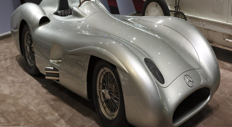 Top 10 Fantastic Price Classic Cars in The World